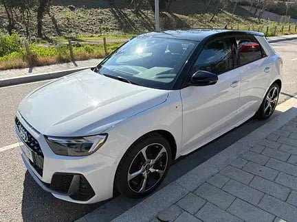 Audi A1 Sportback rojo 2023